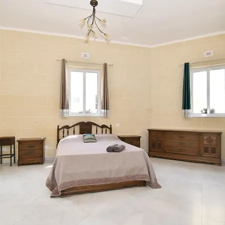 With Private Pool In Gozo * Munxar